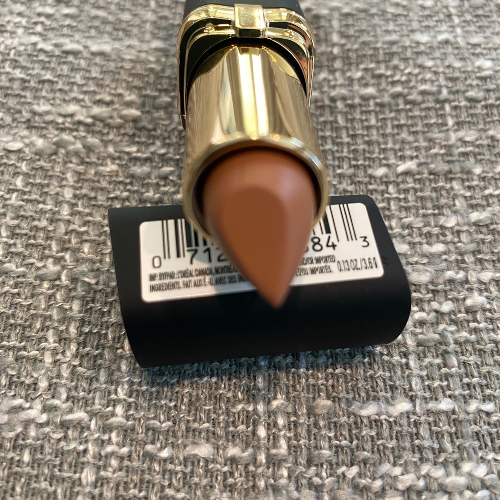 L’Oreal Paris Colour Rich  creamy, matte lipstick